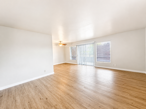 North Renton 2BR Apartment Near Downtown, Lake Washington & Transit – photo 1