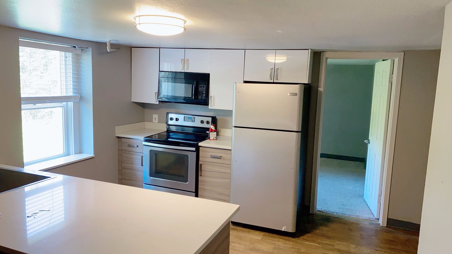 Seattle Apartment: 3226 15th Ave W