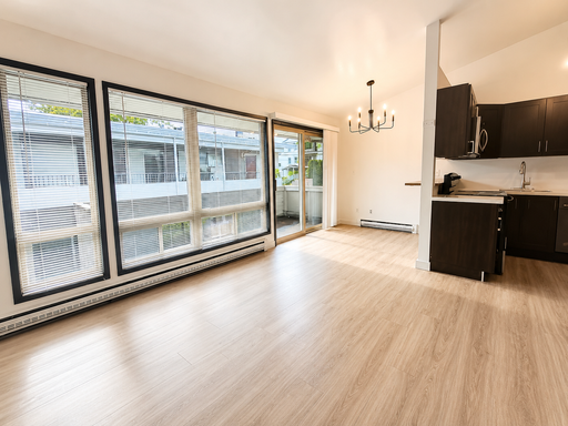 Bright 1 Bed / 1 Bath Apartment for Rent in North Seattle Private Balcony, Near Green Lake & Northgate! – photo 1
