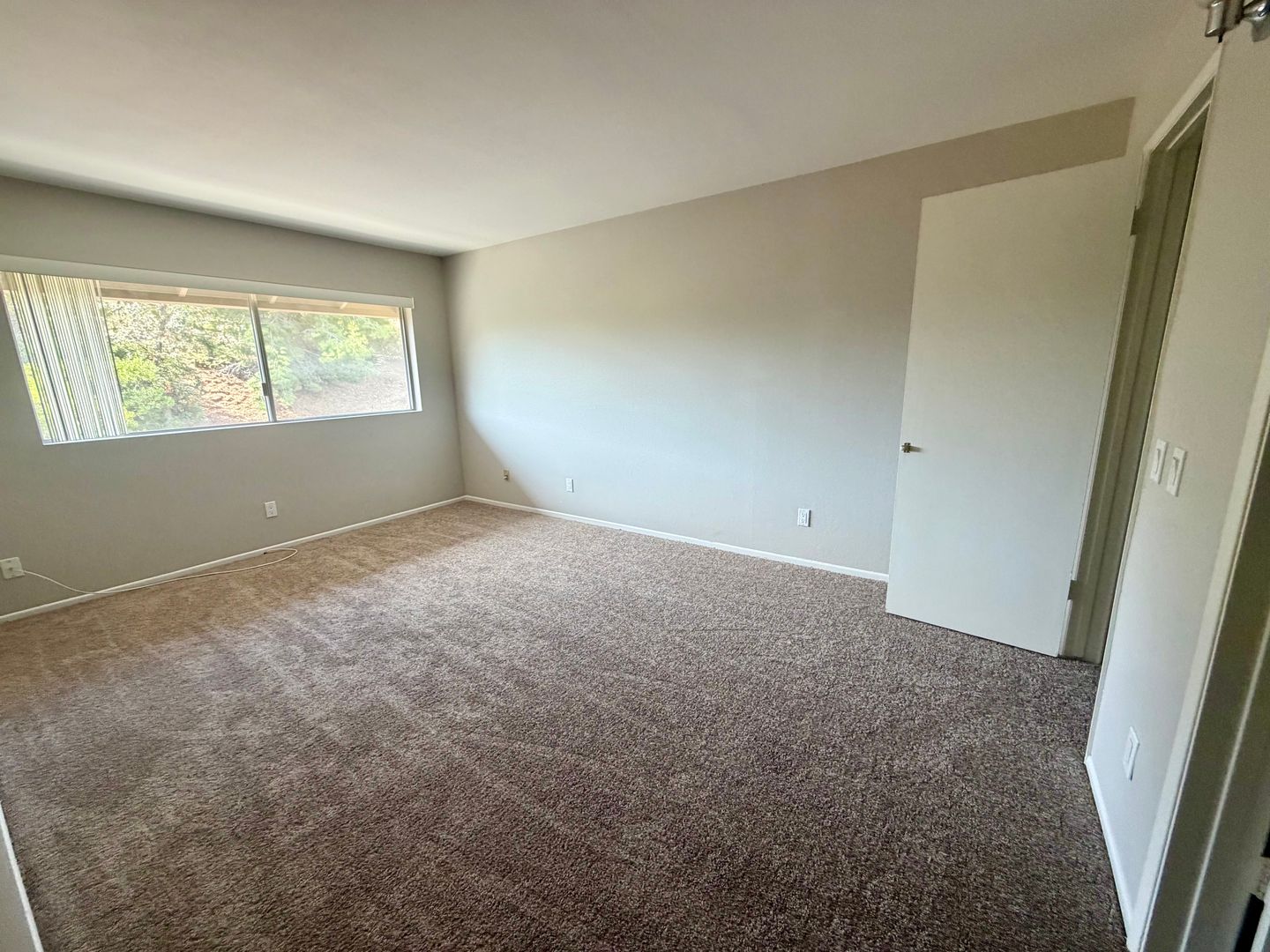 951 WARWICK AVENUE 4 of 7