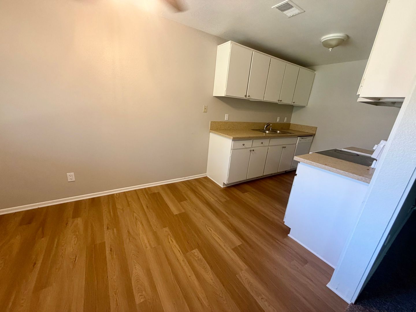 951 WARWICK AVENUE 6 of 7