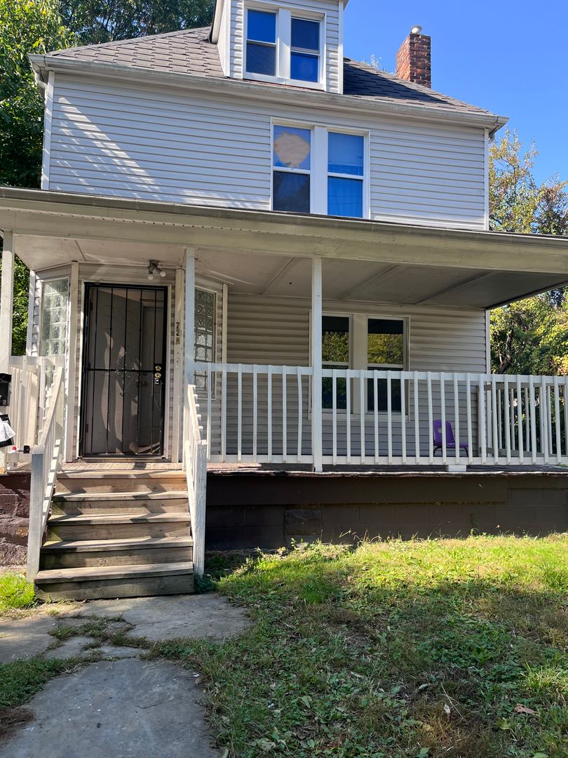 CLEVELAND Multiplex: 728 E 93 ST