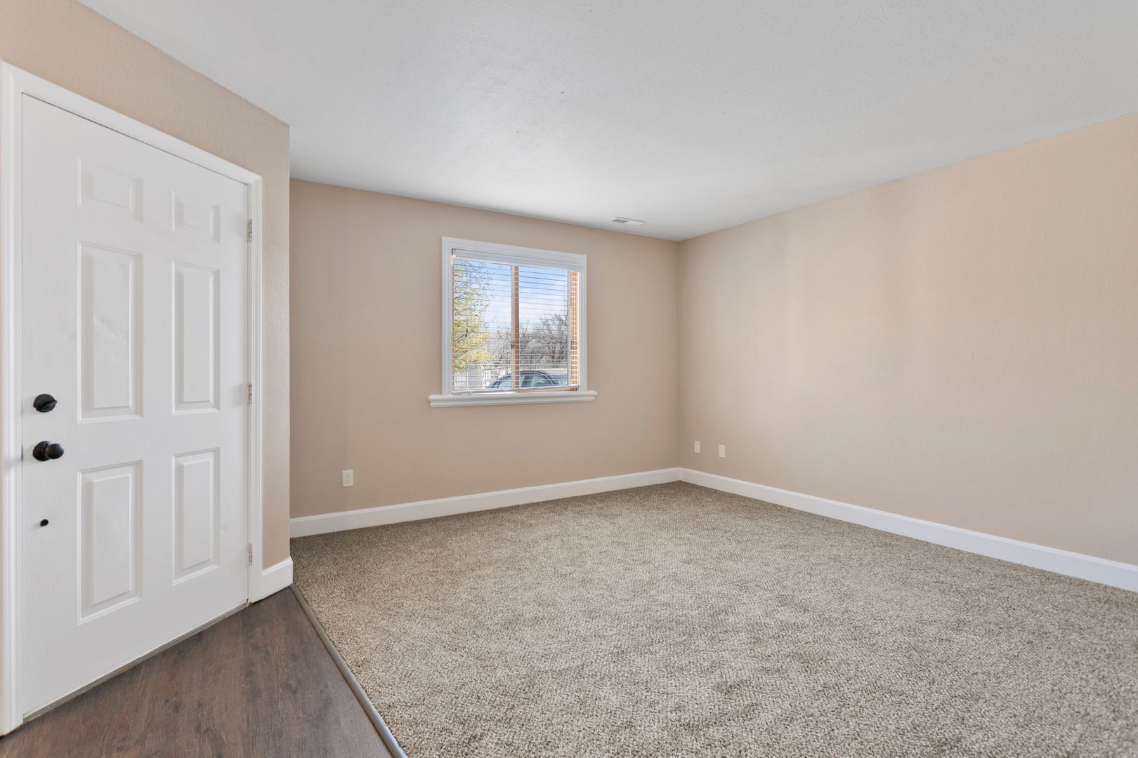 Lawrence Apartment: 1100-1311 George Court