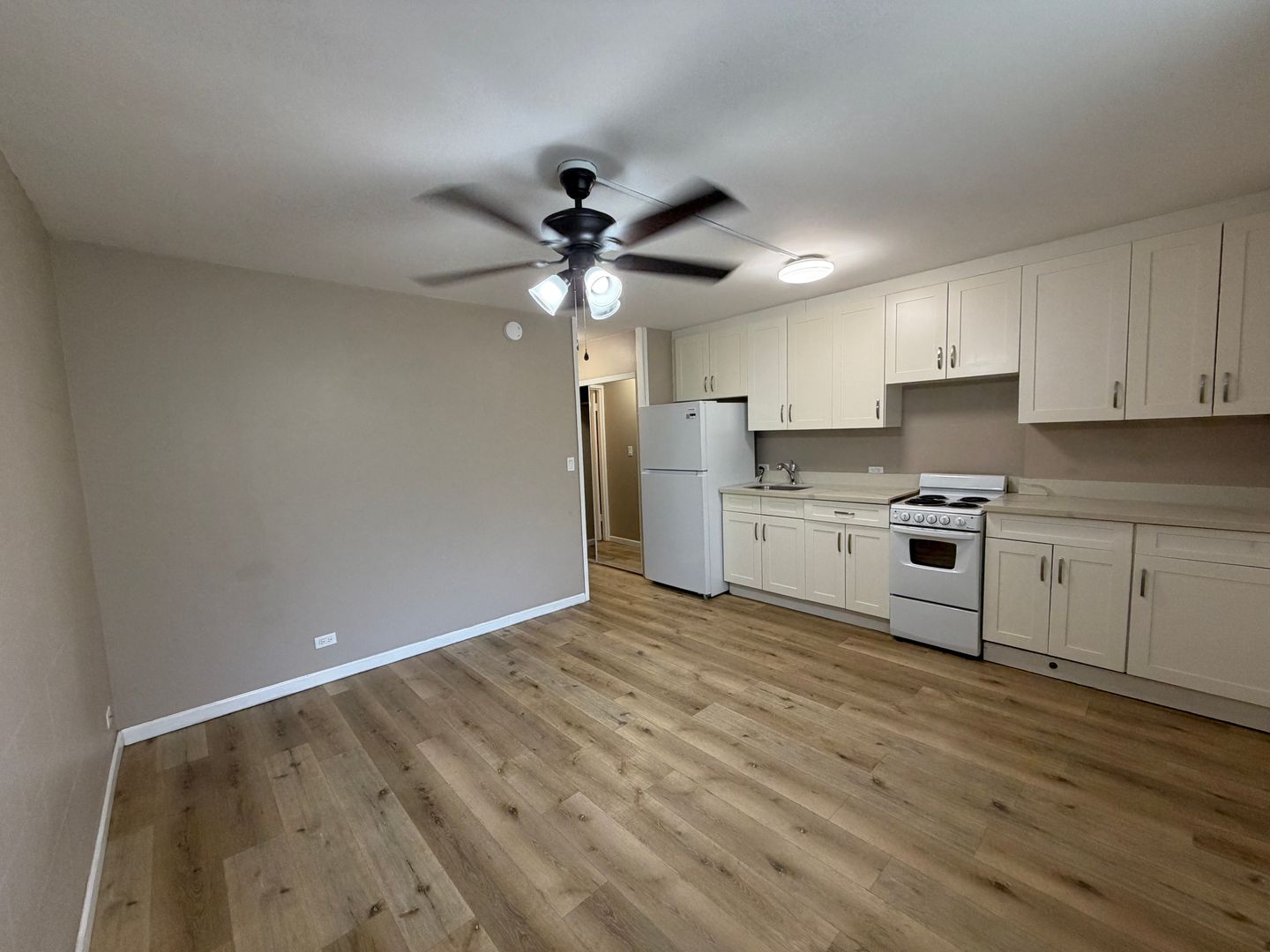 Honolulu Apartment: 403 Hobron Lane