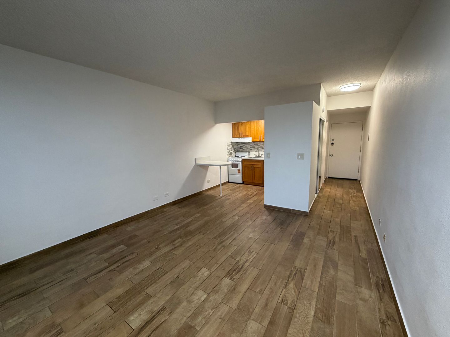 Honolulu Apartment: 1682 Kalakaua Avenue