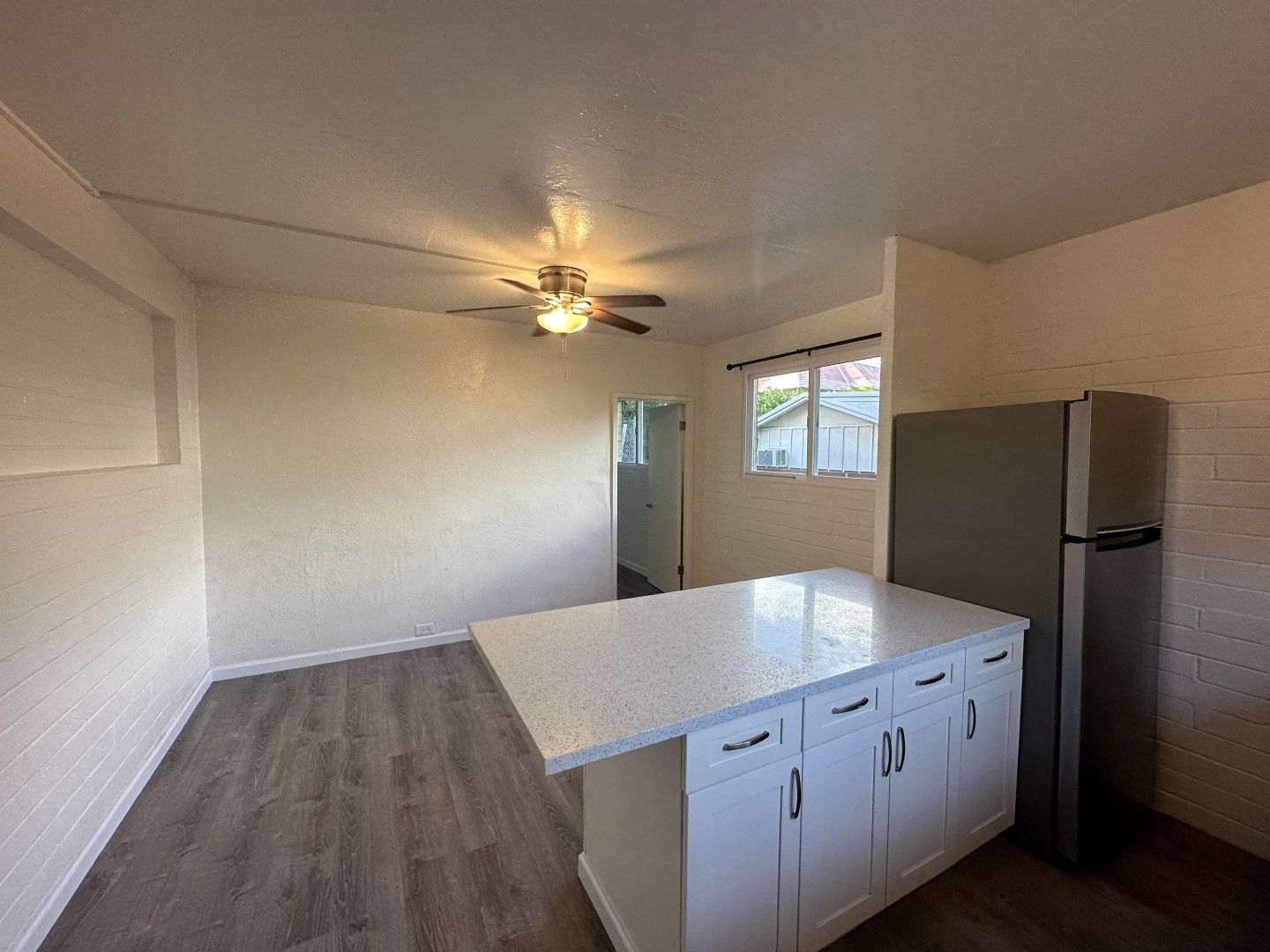 Honolulu Apartment: 2048 S. Beretania Street