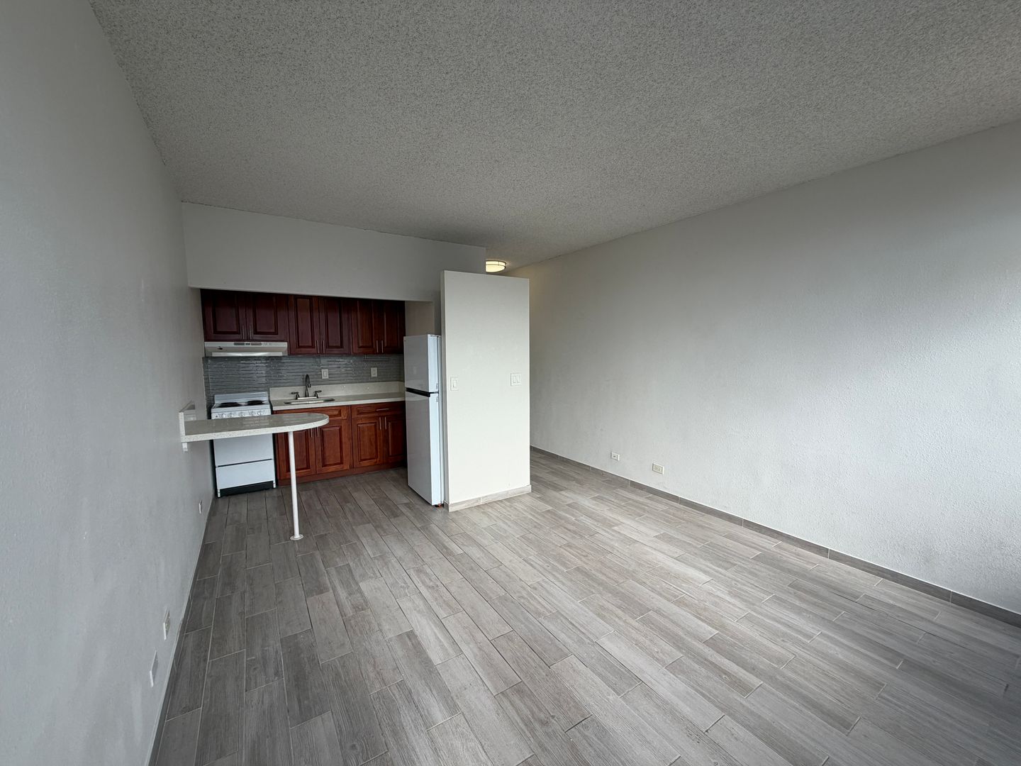 Honolulu Apartment: 1682 Kalakaua Avenue