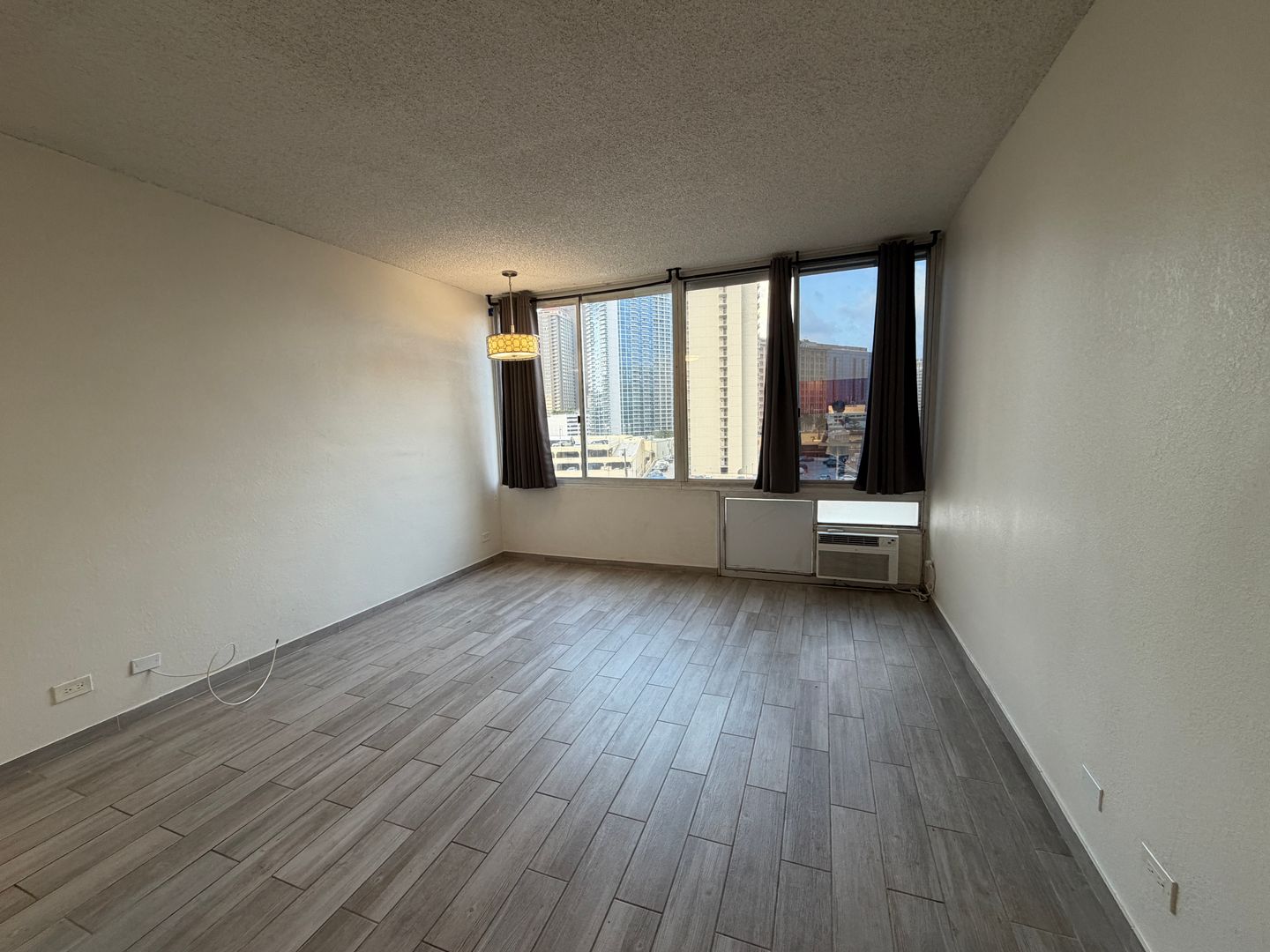 Honolulu Apartment: 1682 Kalakaua Avenue