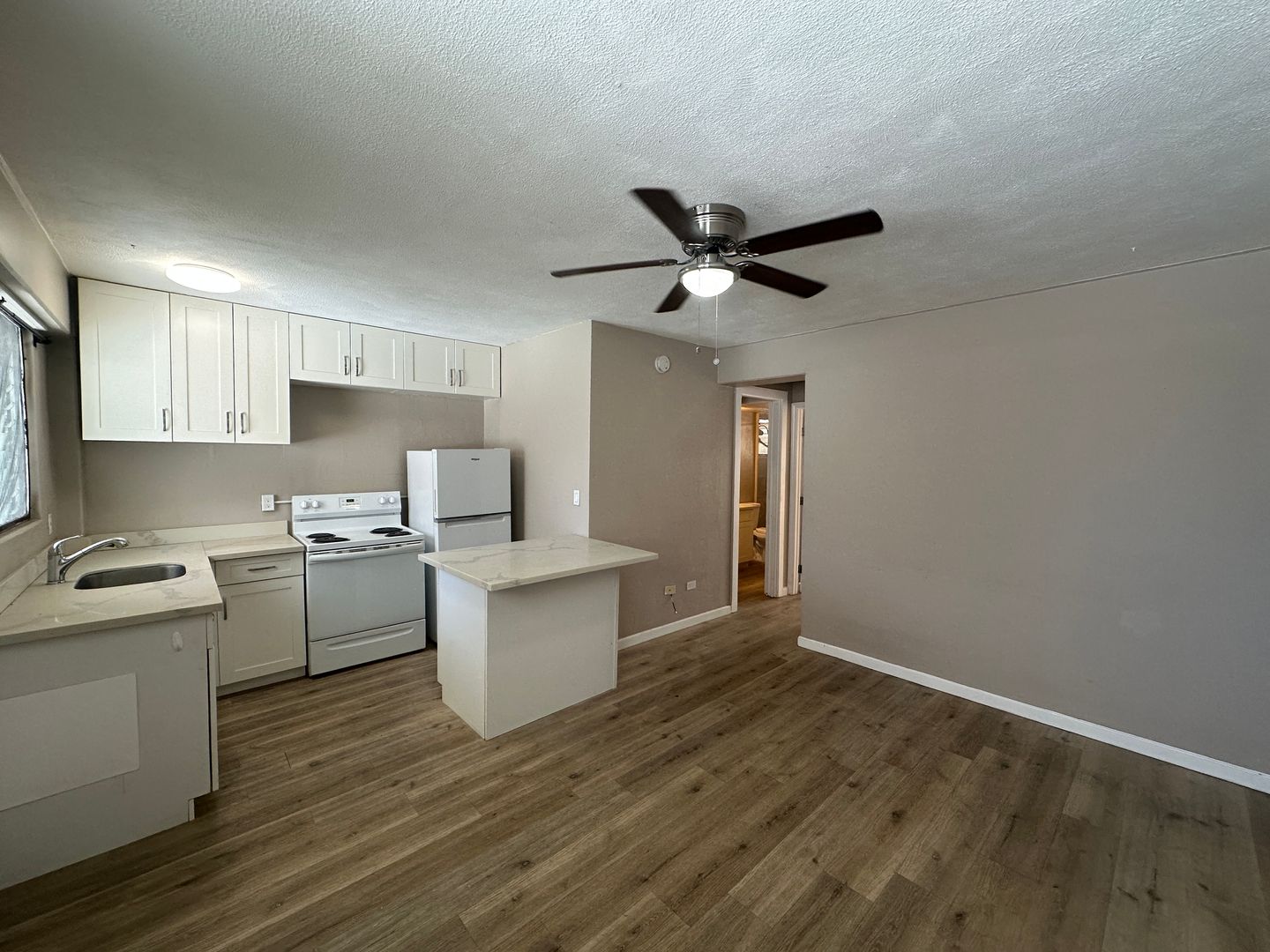 Honolulu Apartment: 369 Hobron Lane