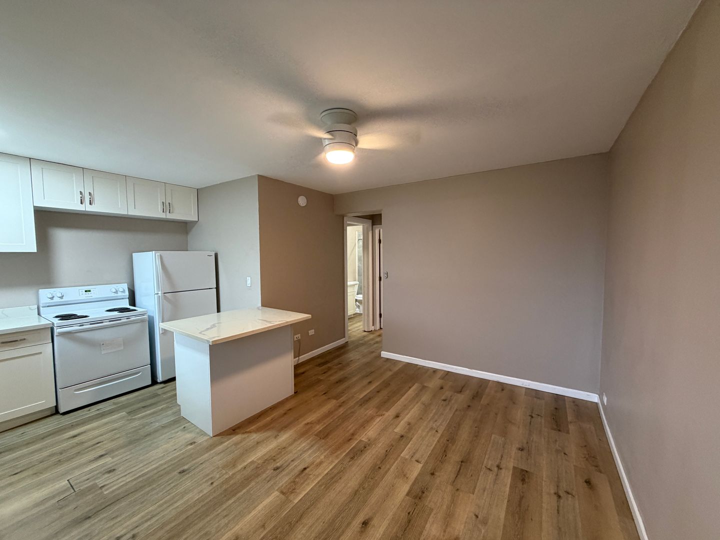 Honolulu Apartment: 369 Hobron Lane