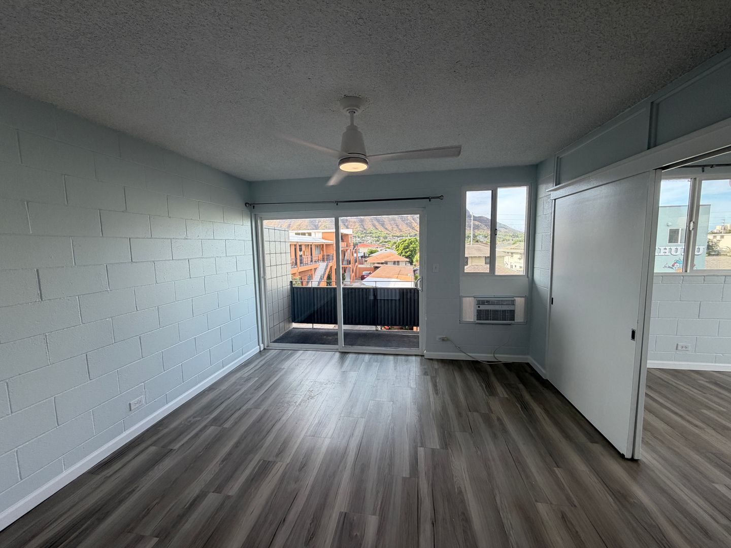 Honolulu Apartment: 3140 Castle Street