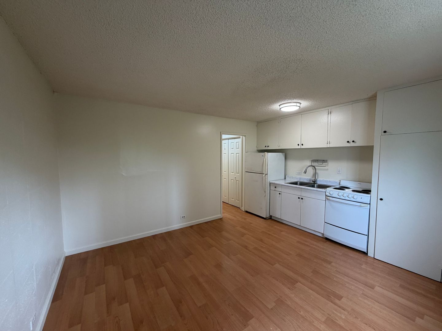Honolulu Apartment: 437 Namahana Street