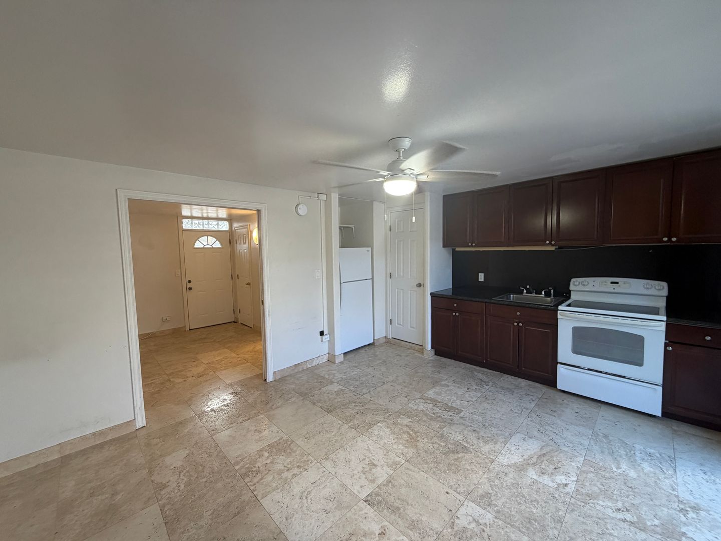 Honolulu Apartment: 254 Kaiulani Avenue