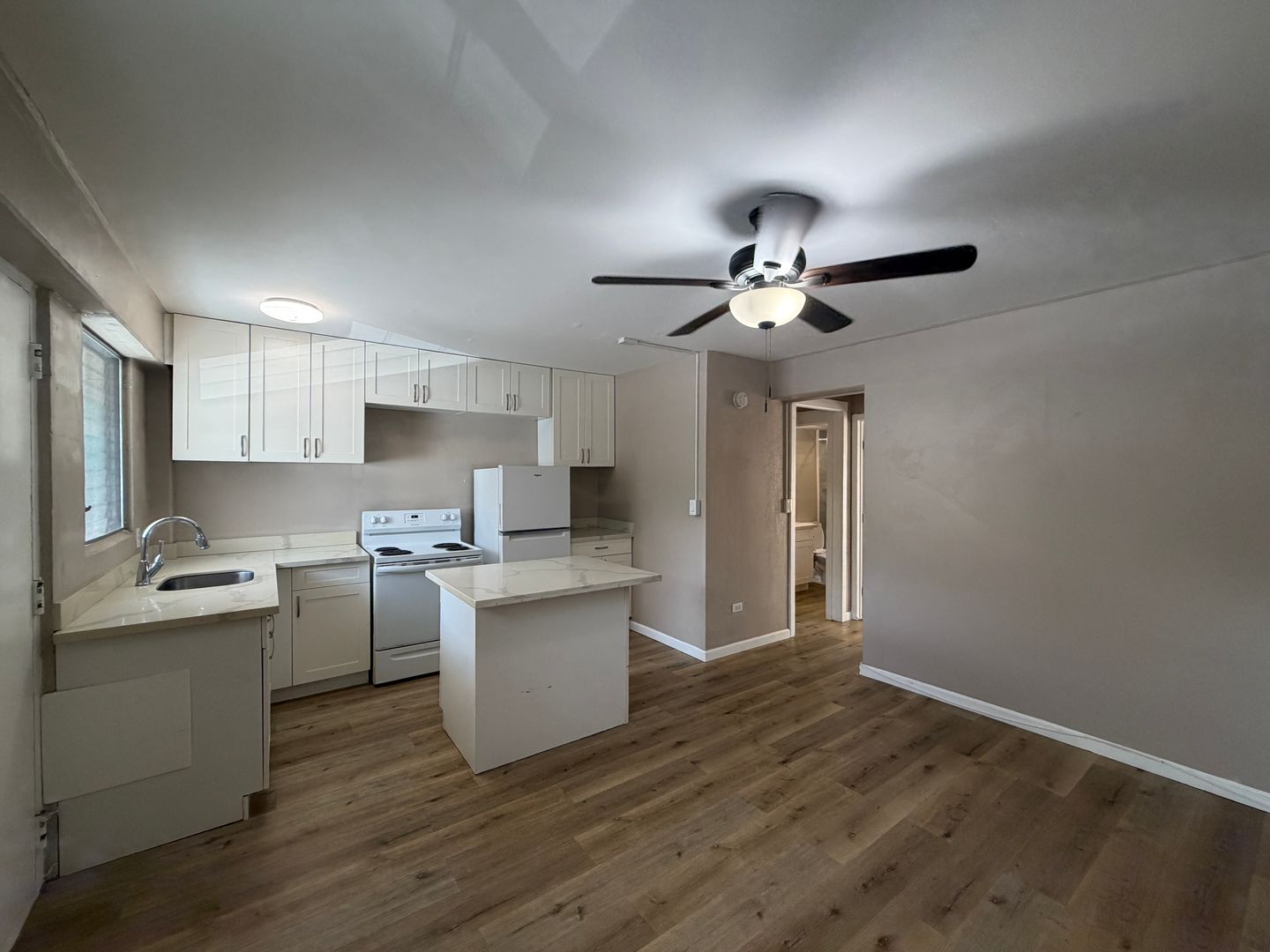 Honolulu Apartment: 369 Hobron Lane
