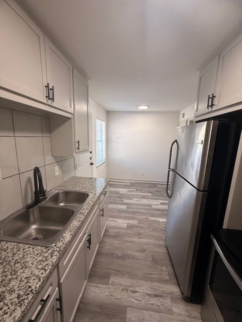 Beaumont Apartment: 2570 Sweetgum