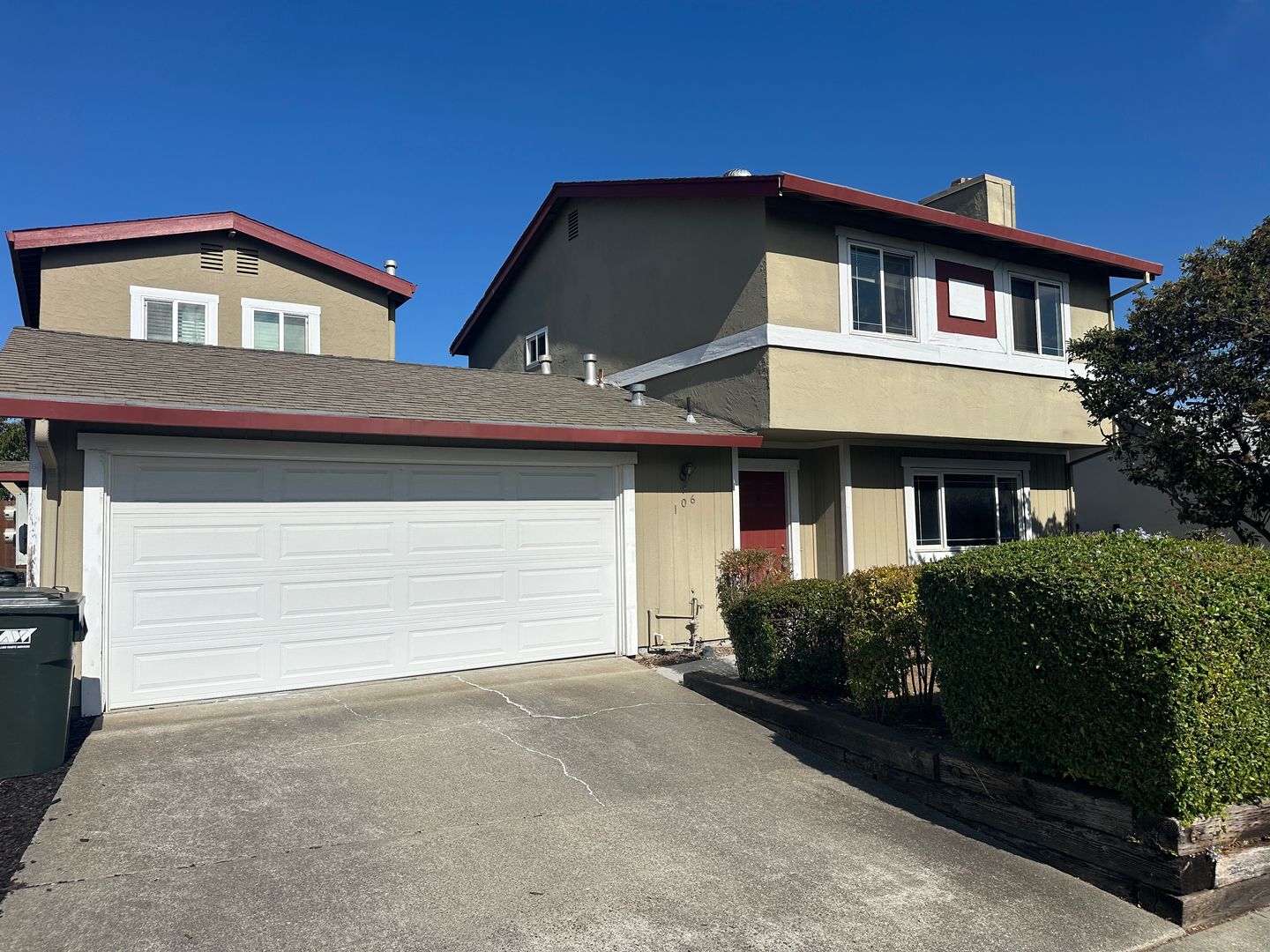 Benicia Apartment: 106 Gill Way