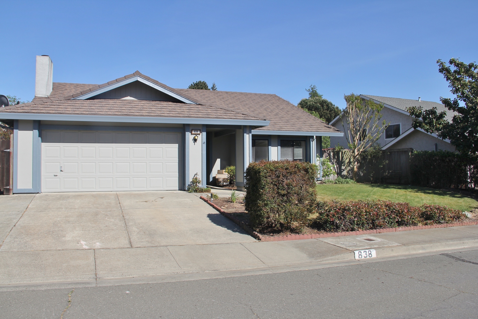 Benicia House: 838 Dorset