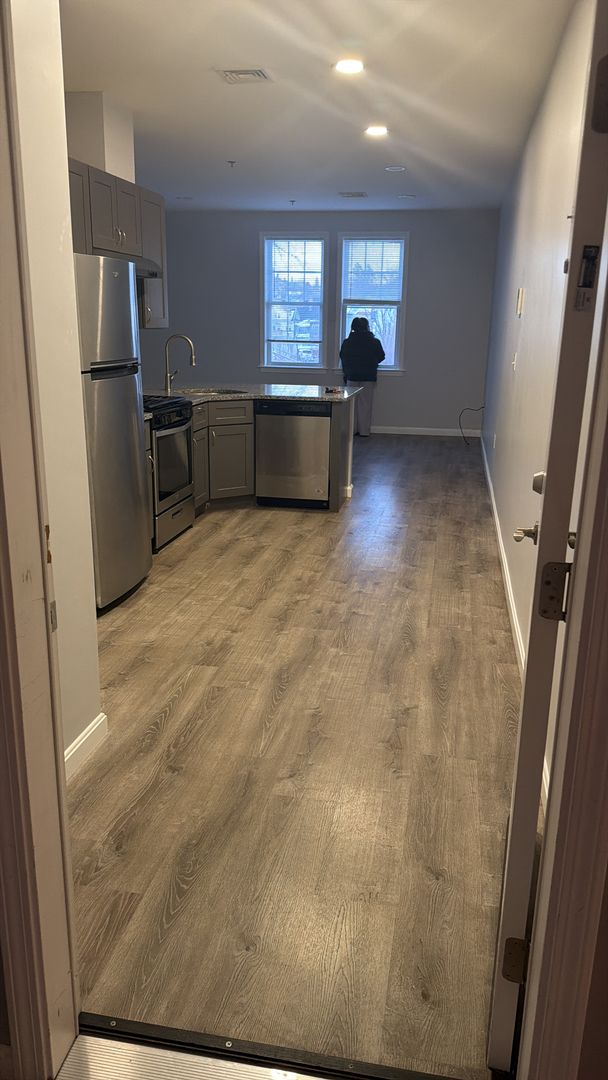 Lawrence Apartment: 188 Bruce Street