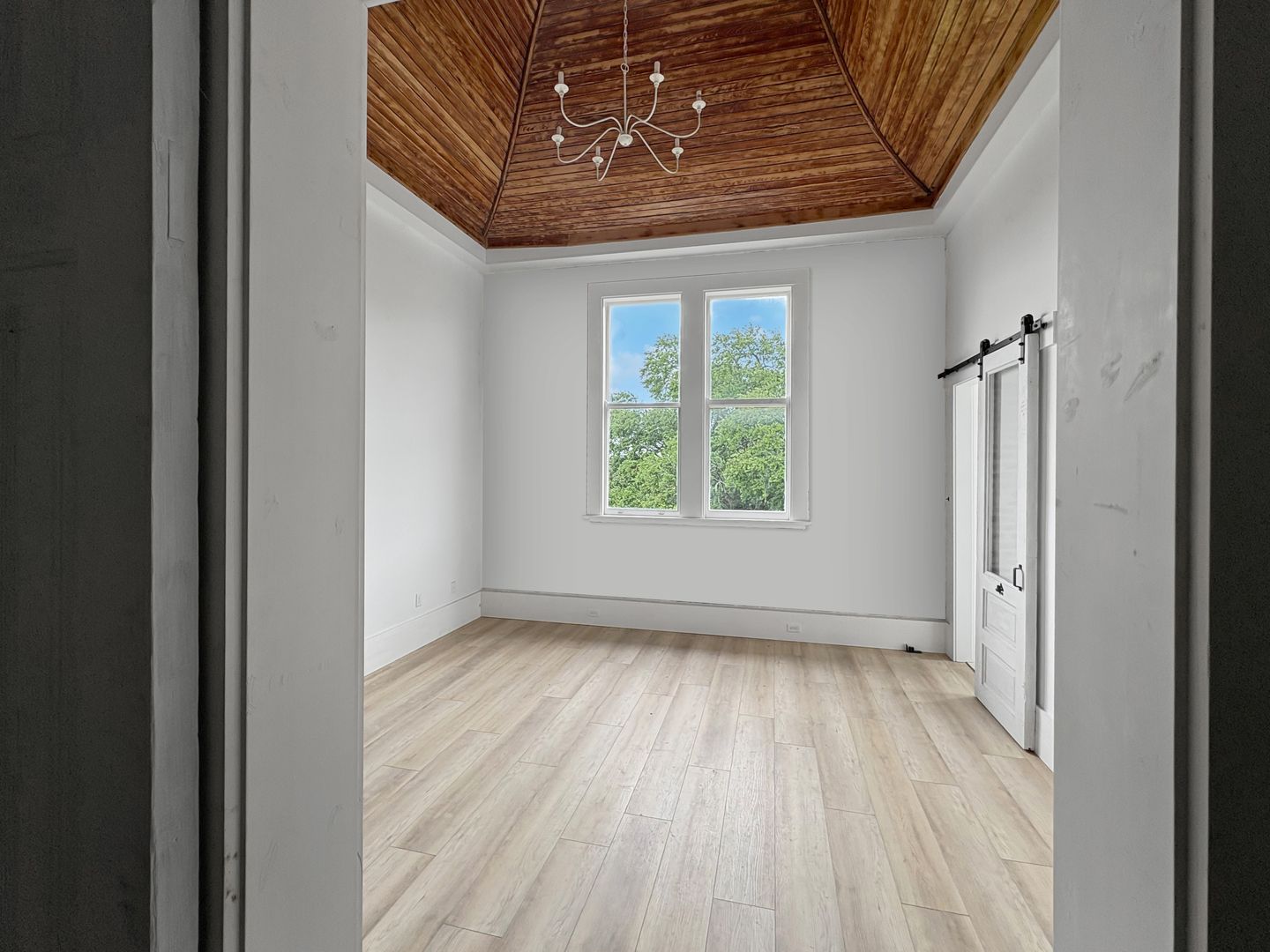 New Orleans Apartment: 4950 Dauphine Street