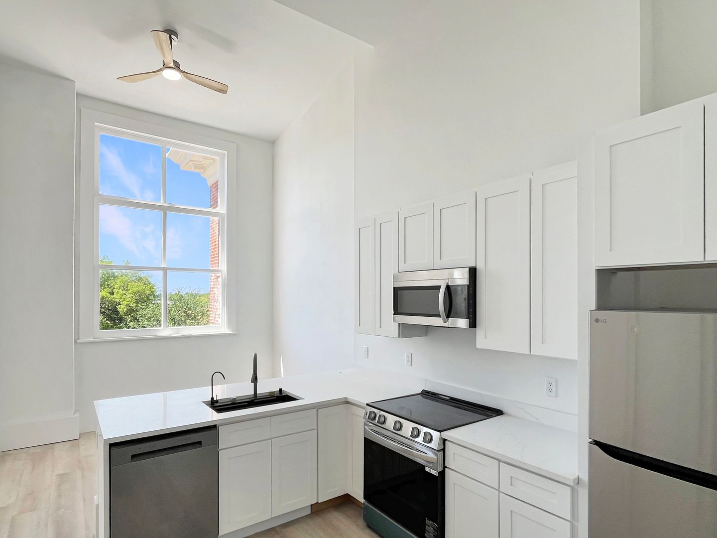 New Orleans Apartment: 4950 Dauphine Street