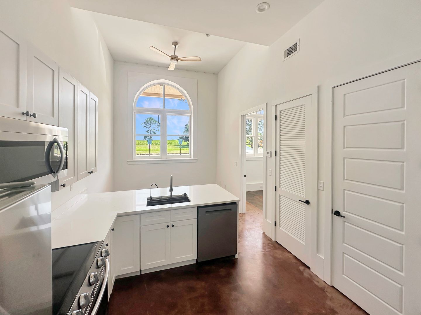 New Orleans Apartment: 4950 Dauphine Street