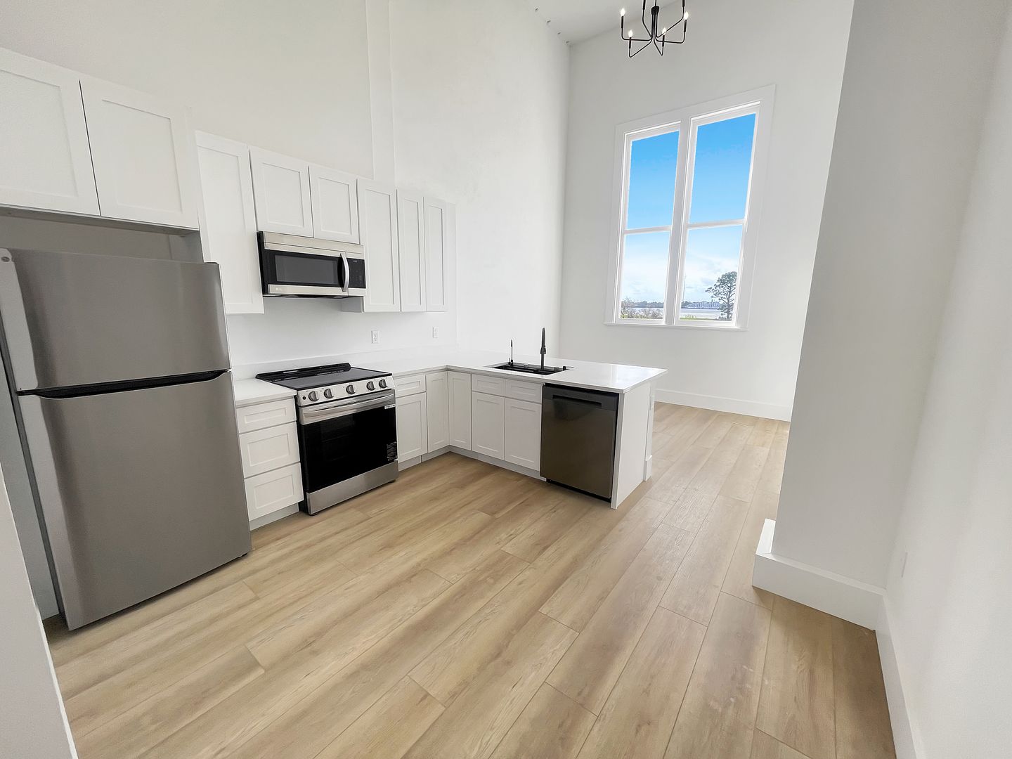 New Orleans Apartment: 4950 Dauphine Street