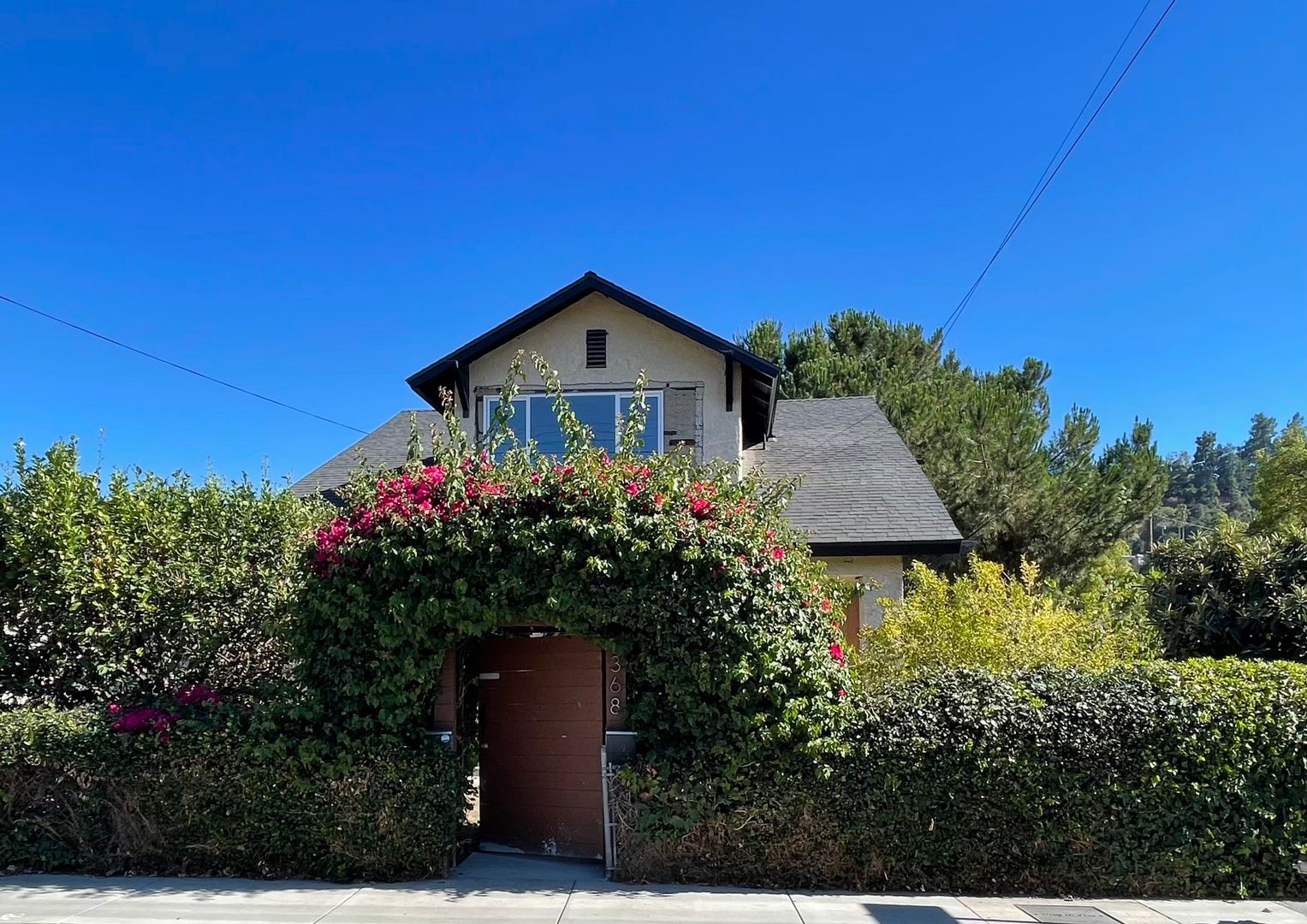 Eagle Rock House: 1368 1/2 Yosemite Drive