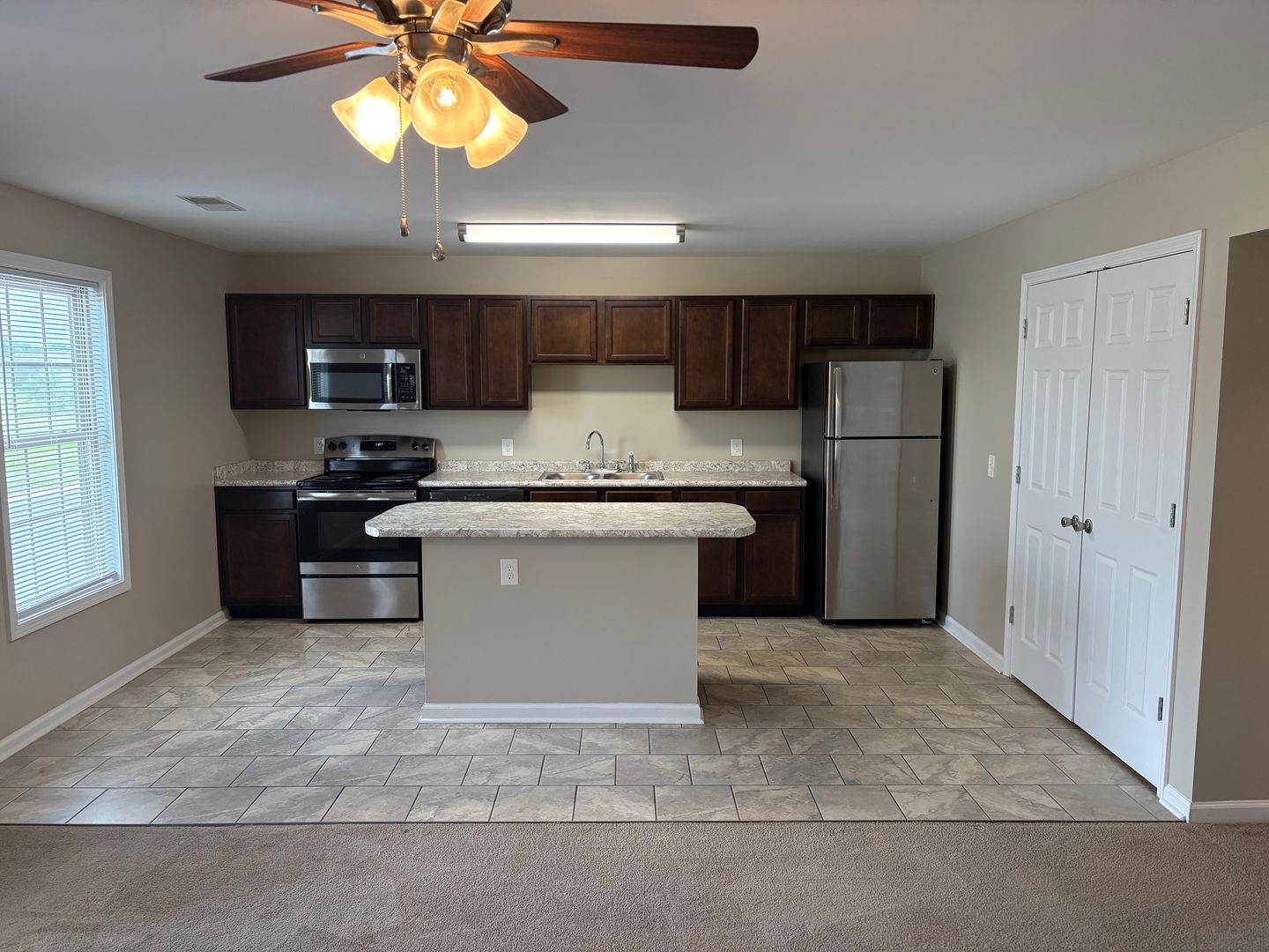 Richmond Apartment: 400 Southern Cross Dr.