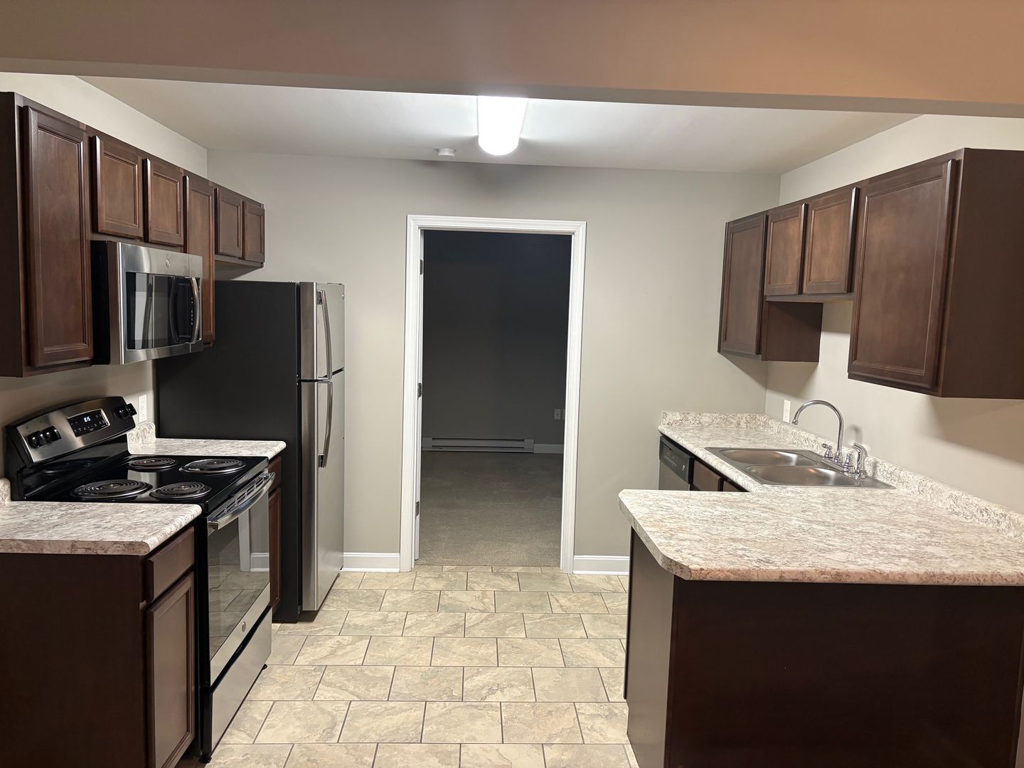 Richmond Apartment: 412 Southern Cross Dr.