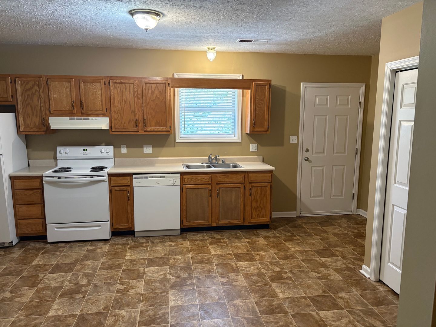 Richmond Apartment: 303 Timothy Way