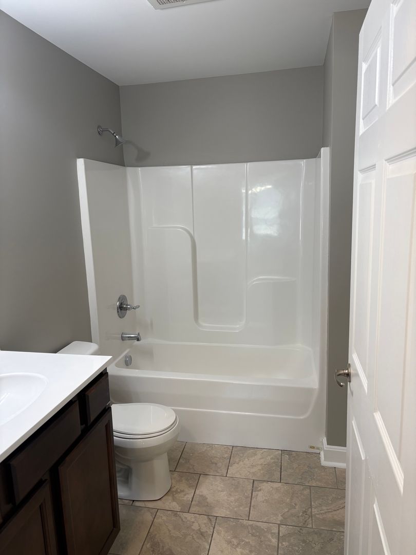 Richmond Apartment: 404 Southern Cross Dr.