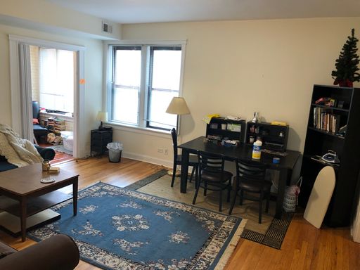 Spacious Deluxe 3BR/2BTH Apartment Located Next to Trader Joe's! – photo 1