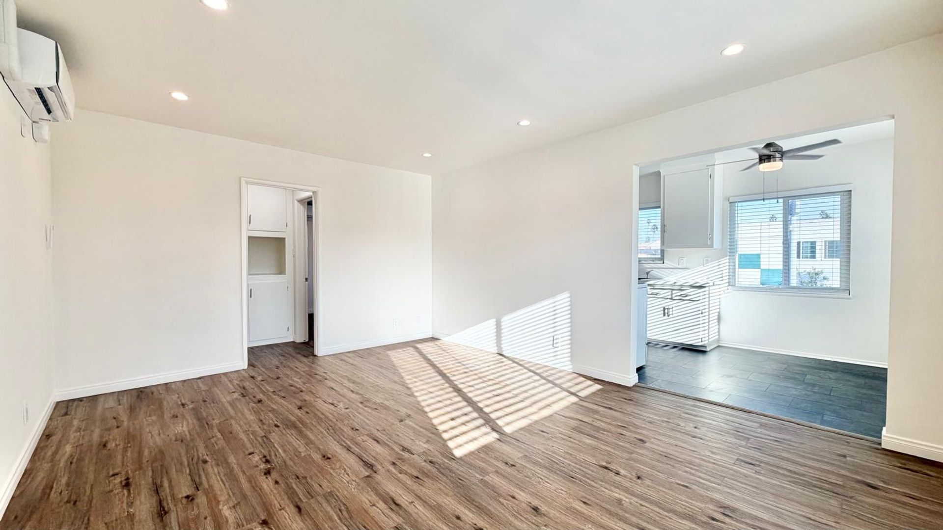Los Angeles Apartment: 1433 S Meadowbrook Ave