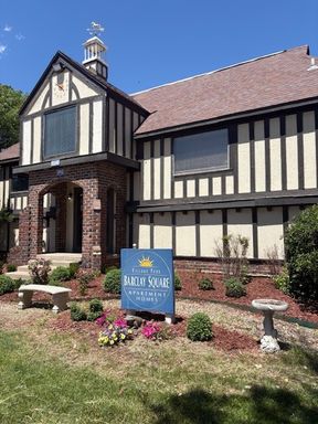 2 Bedroom 1 Bathroom with a Fireplace /2nd or 3rd floor with washer and Drayer Hookups – photo 1