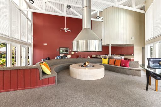 2B2B - 900 SF – photo 1