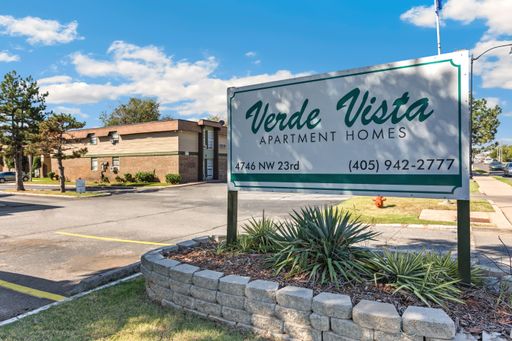 Spacious 2 Bedroom Apartments Available at Verde Vista – photo 1