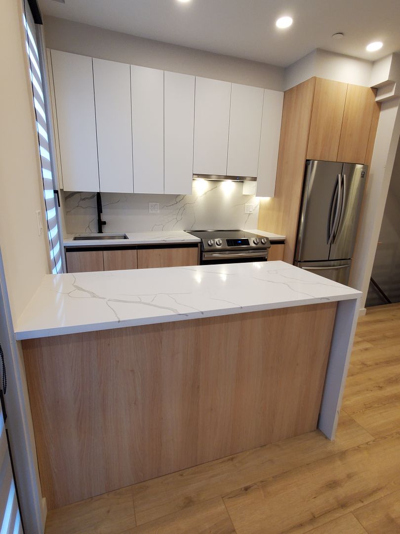 6 National St, South Boston