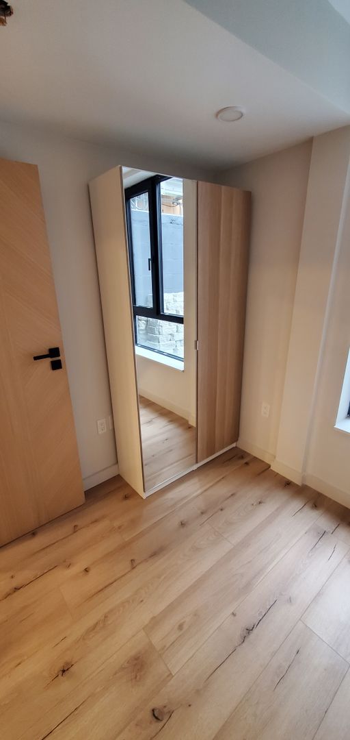 6 National St, South Boston