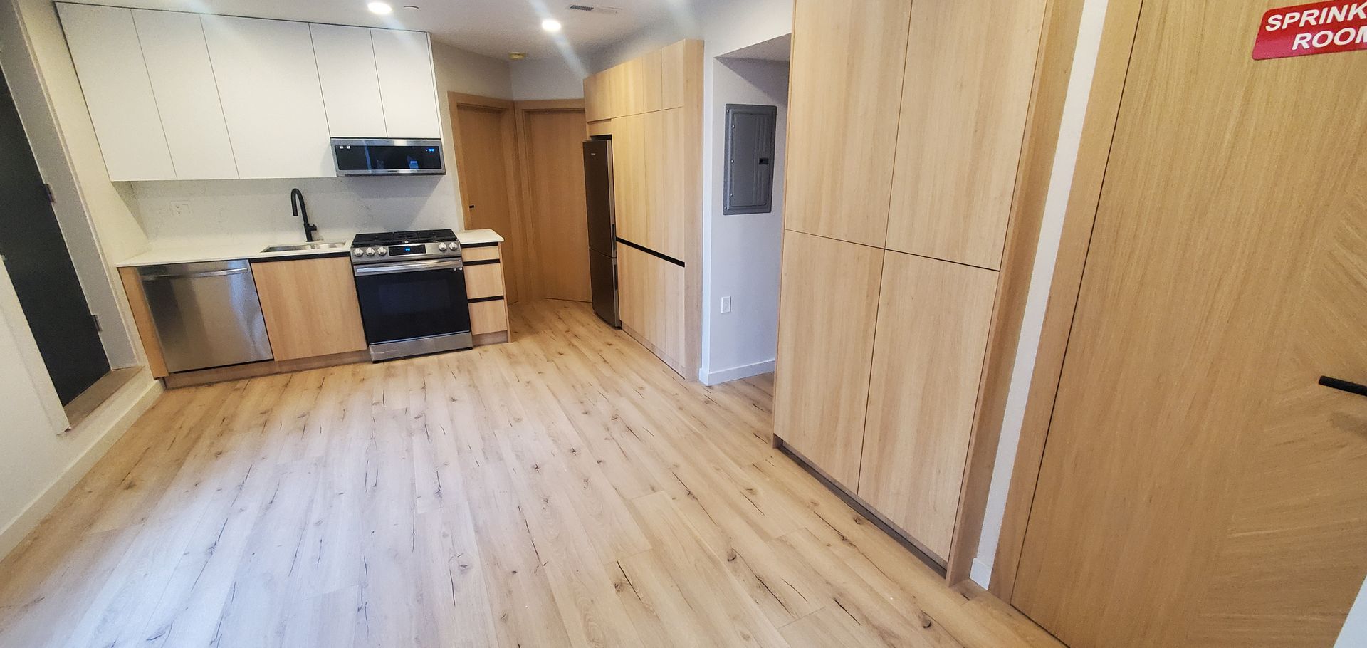 6 National St, South Boston