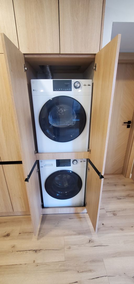 6 National St, South Boston