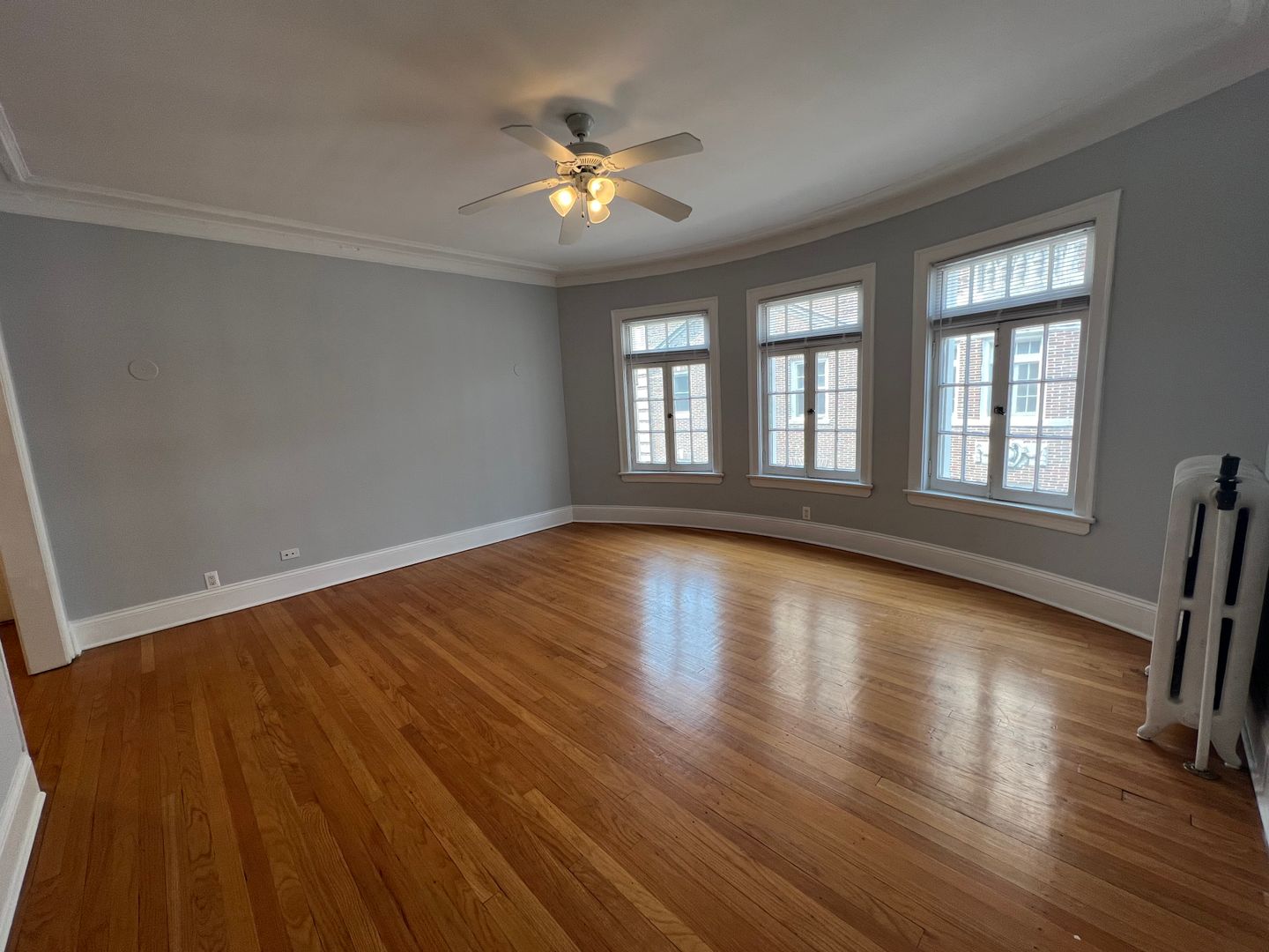 Evanston Apartment: 1509 Hinman Ave
