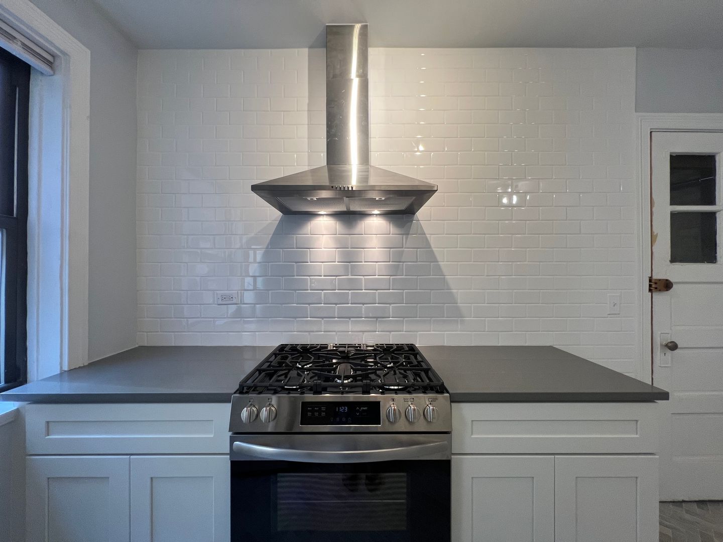 Evanston Apartment: 2129 Ridge Ave