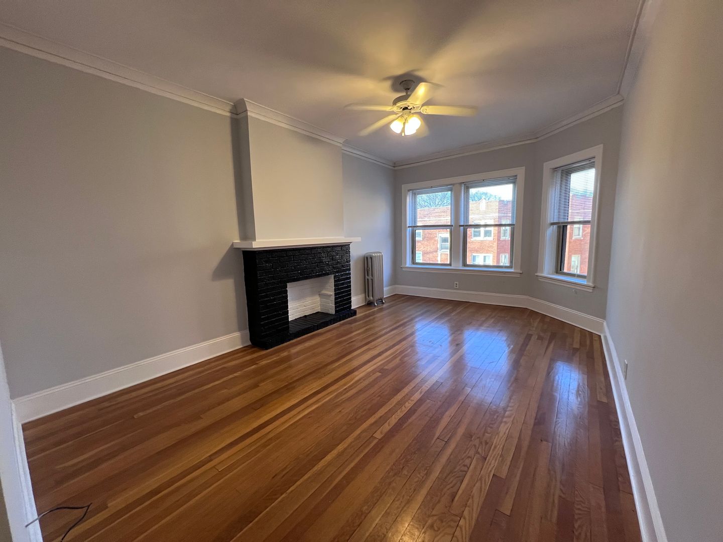 Evanston Apartment: 2247 Ridge Ave