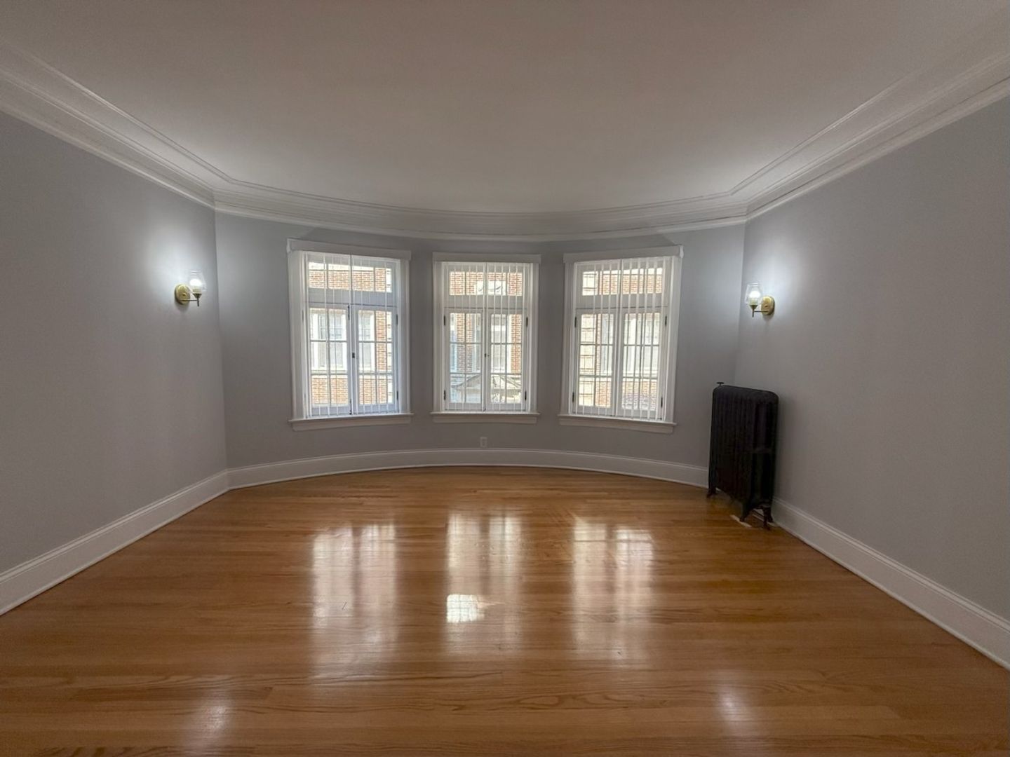 Evanston Apartment: 1509 Hinman Ave