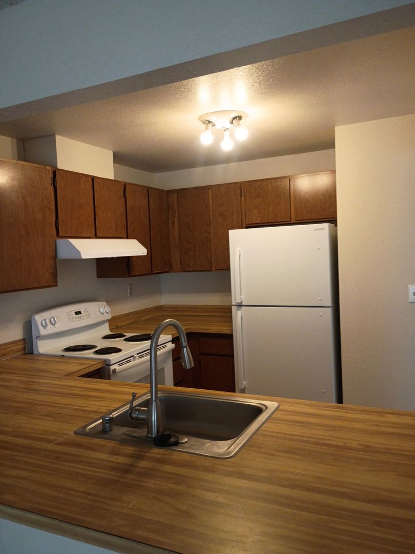 Seatac Apartment: 3201 - 3205 S 208th St