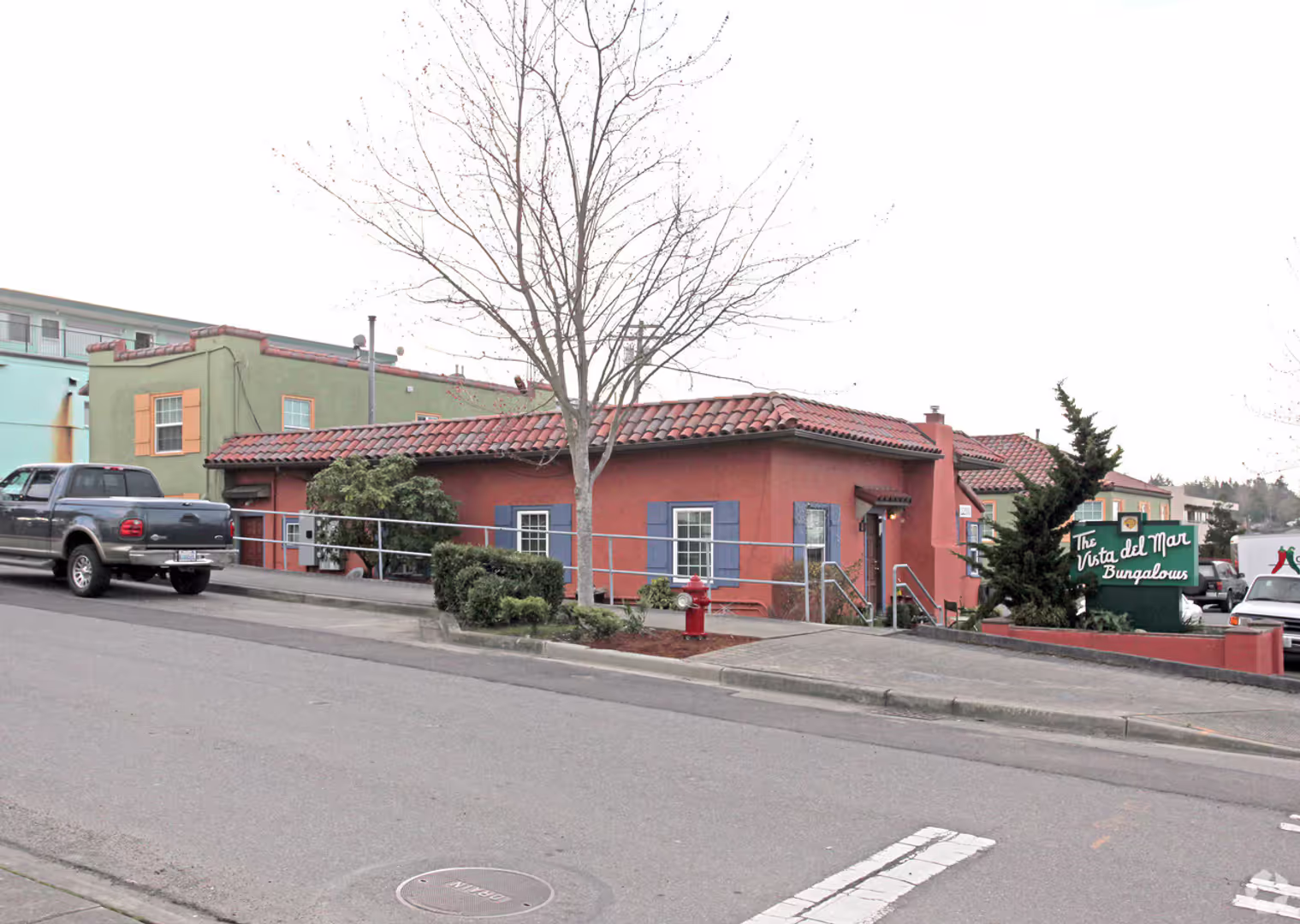 Des Moines Apartment: 22506 7th Ave S