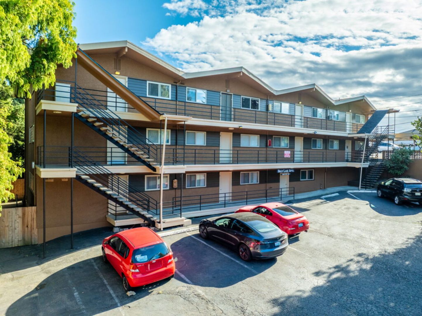 Burien Apartment: 1017 SW 154th St