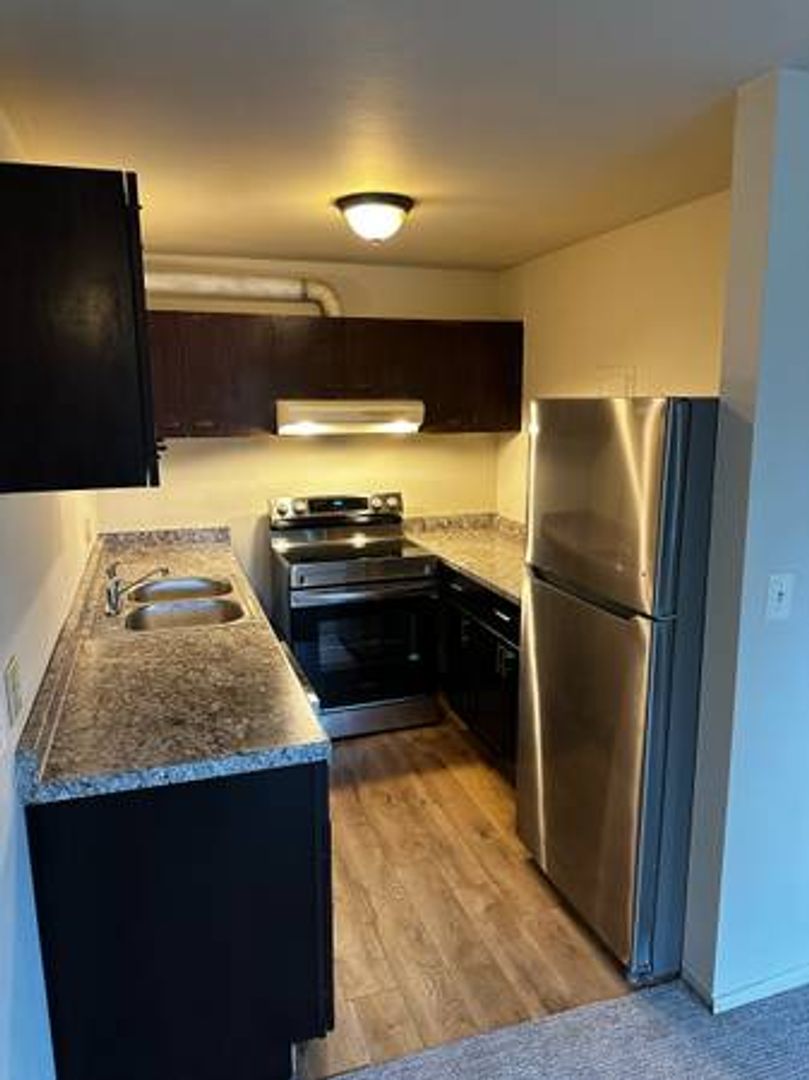 Burien Apartment: 15801 4th Ave S