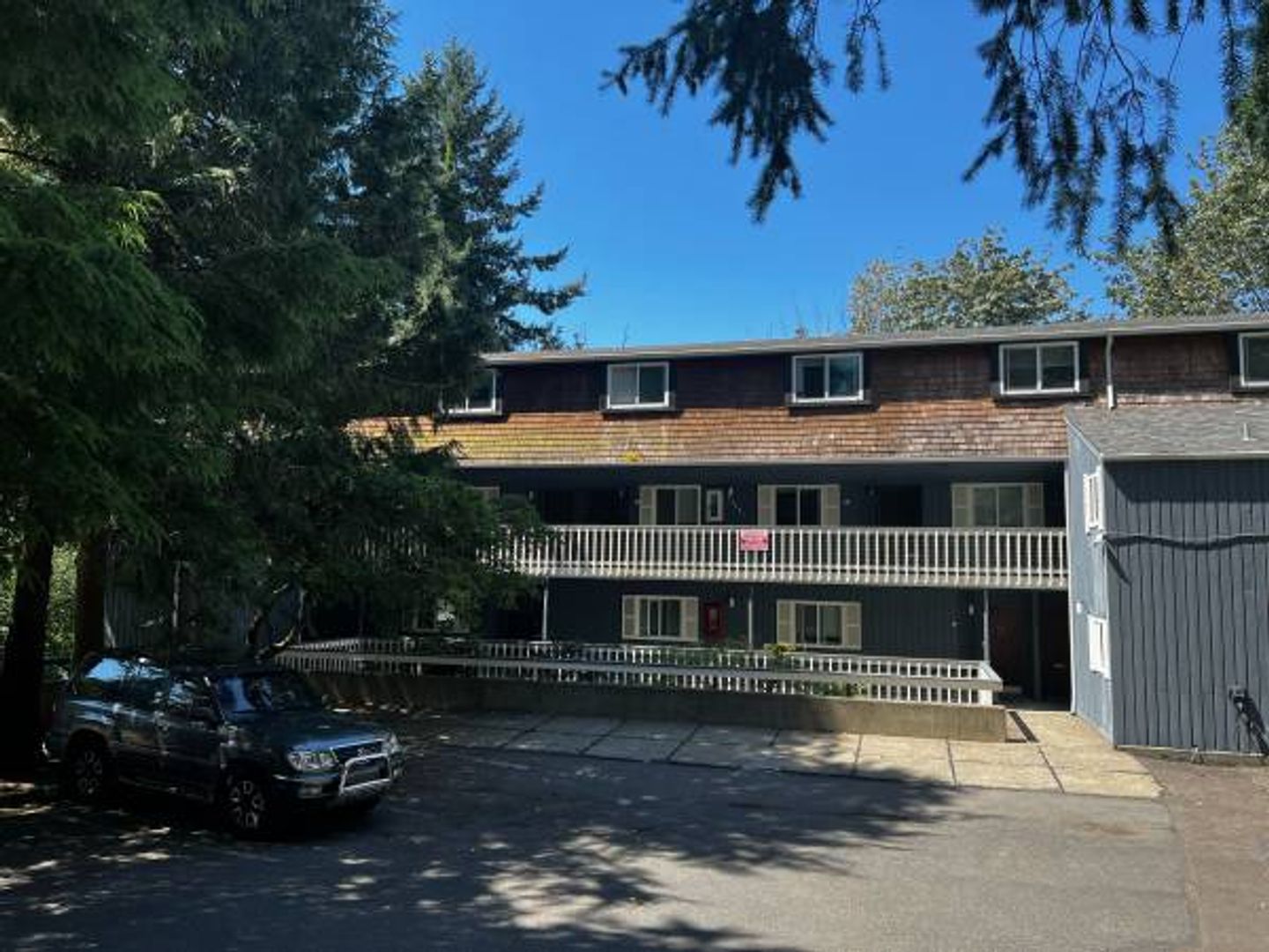 Burien Apartment: 15801 4th Ave S