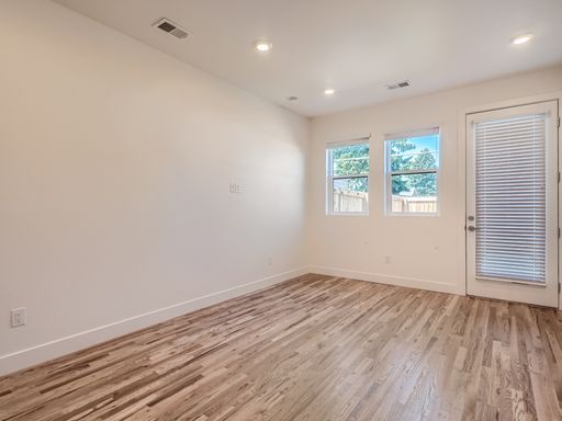 Listing photo thumbnail
